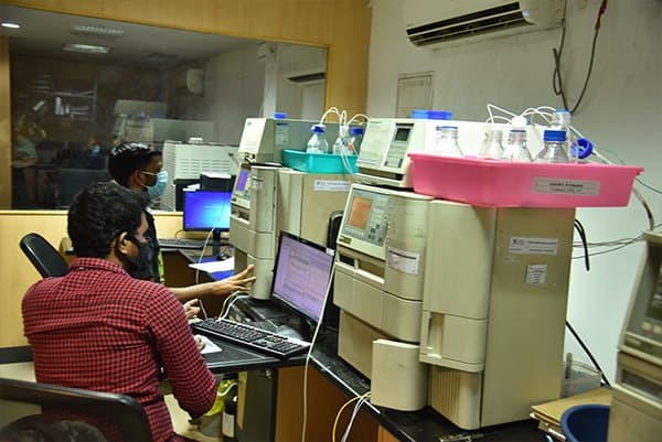 Analyst at an HPLC workstation